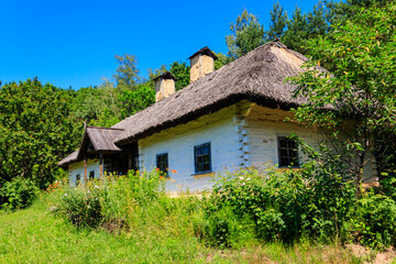 Obraz na płótnie Canvas Ancient traditional ukrainian rural house in Pyrohiv (Pirogovo) village near Kiev, Ukraine