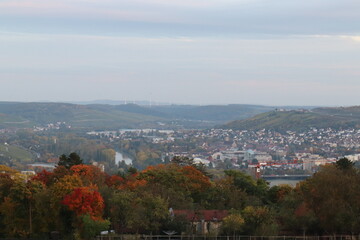 Fototapeta premium Abendstimmung. Blick auf Würzburg.