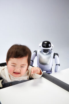 赤ちゃんを見守るロボット