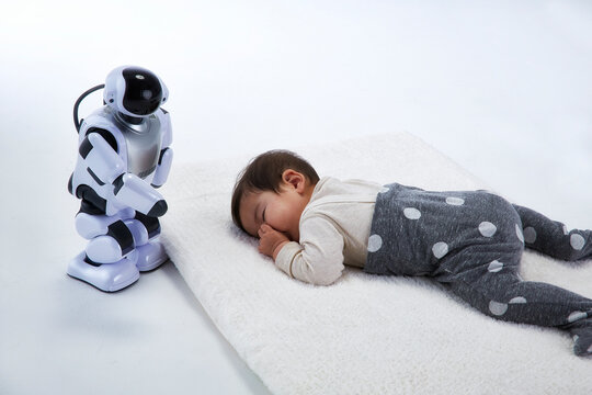 お昼寝する赤ちゃんを見守るロボット
