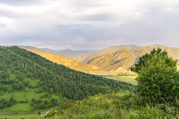 Fototapeta na wymiar morning view from a hill to the valley of the Katun river near the village of Ayula, Chemalsky district