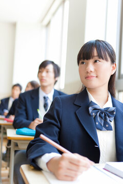 授業を受ける学生