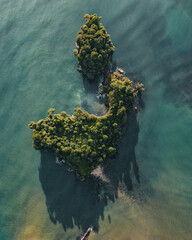 Top view shot of a beautiful island in Costa Rica, USA - obrazy, fototapety, plakaty