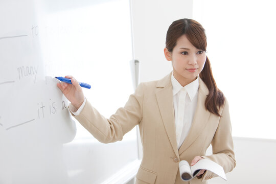 英語を教える塾の先生