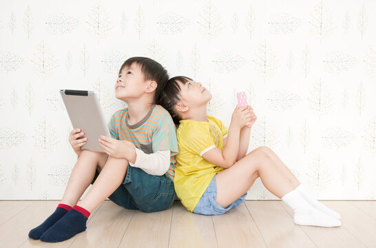 背中合わせ のプレミアム画像 155 件の Stock 写真 ベクターおよびビデオ Adobe Stock