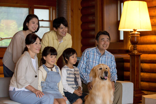 犬と3世代家族