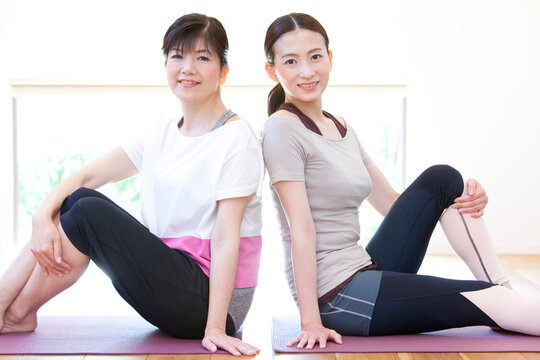 背中合わせ のプレミアム画像 155 件の Stock 写真 ベクターおよびビデオ Adobe Stock