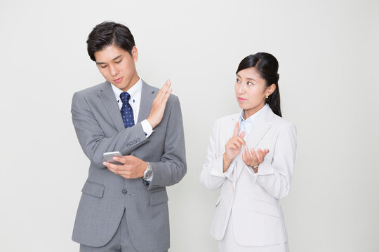 ビジネスマンとビジネスウーマン