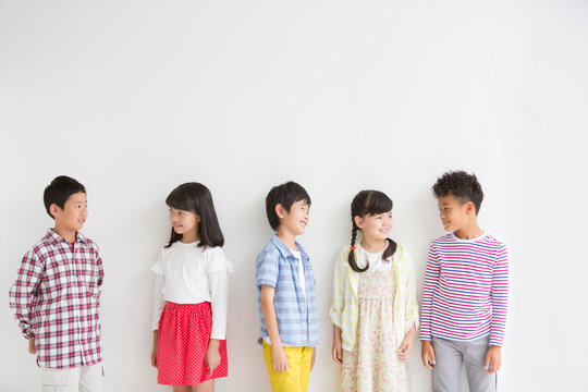 5人の小学生