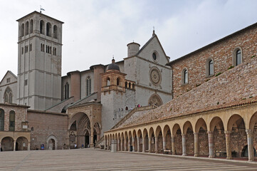 Fototapeta na wymiar Assisi, la Basilica di San Francesco