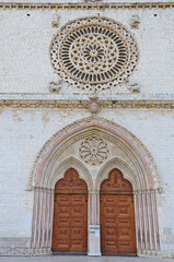Assisi, il portale della Basilica Superiore di San Francesco