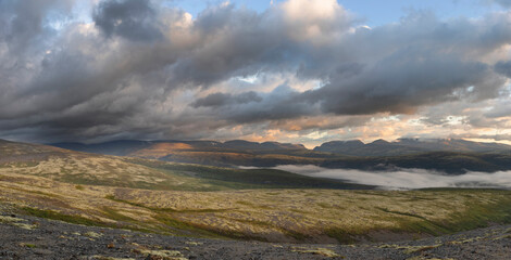 Obraz premium Clouds over the Khibiny, Murmansk region.