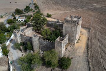 Fototapeta na wymiar vista aérea del castillo de las aguzaderas en el municipio del Coronil, España