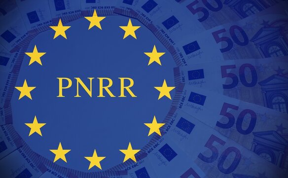 European flag with banknotes and the text "PNRR"