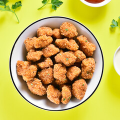 Crispy fried breaded chicken bites