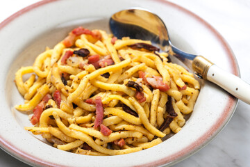 spatzles with bacon and mushroom