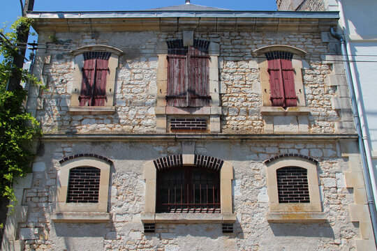 house in lu&ccedil;on in vend&eacute;e (france) 
