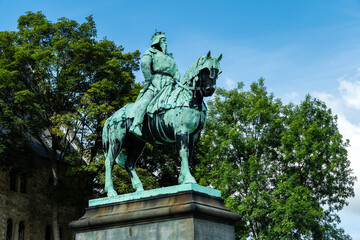 Fototapeta premium Reiterstandbild Kaiser Barbarossa in Goslar