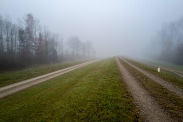 Fototapeta premium Flussdeich Befahrung