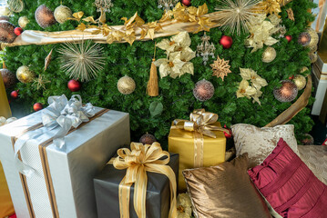 December event, Christmas tree decoration