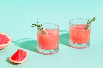 Cold lemonade/cocktail of fresh grapefruit juice