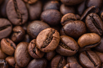 Naklejka premium Close-up shot of aromatic Arabica coffee beans