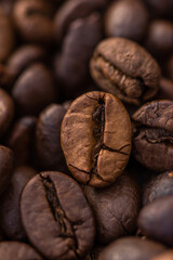 Naklejka premium Close-up shot of aromatic Arabica coffee beans