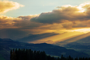 Allgäu - Alpen - Sonnenuntergang - Stimmung - Berge - Strahlen