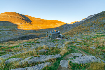 Refugio de Goriz al atardecer