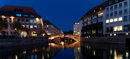 Nürnberg, Altstadt an der Pegnitz am Abend (blaue Stunde) © Comofoto