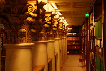 図書館の１シーン