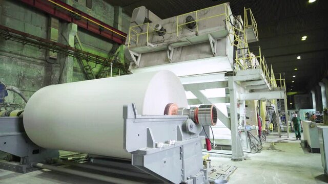 Large working machine in a factory