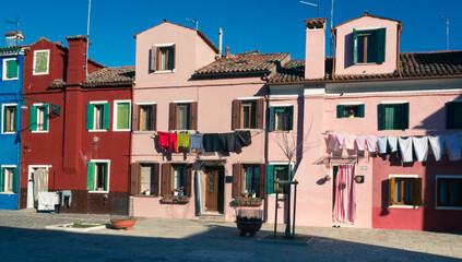 Fototapeta na wymiar Colored houses on the island of Burano