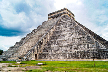 chichen itza pyramid
