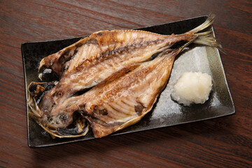 鯵の干物の炭火焼