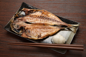 鯵の干物の炭火焼