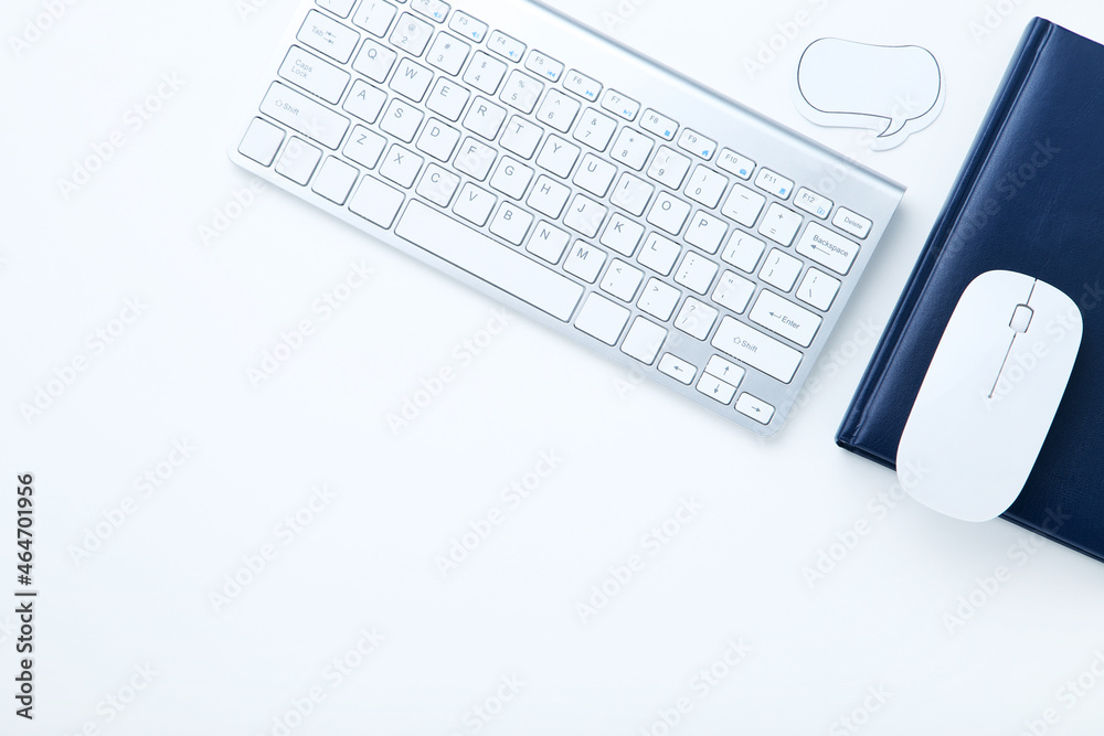 Poster Computer keyboard with mouse and notepad on white background