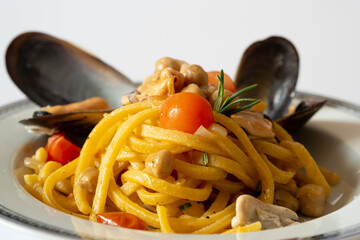 truccoli con le cozze ed i pomodorini