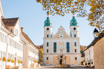 Obraz premium Arlesheim, Dom, Arlesheimer Dom, Domplatz, Spazierweg, Dorf, Baselland, Herbst, Herbstlaub, Herbstfarben, Birstal, Nordwestschweiz, Schweiz