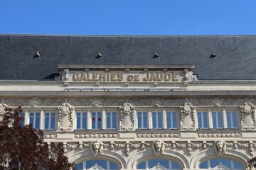 Les anciennes galeries de Jaude, devenues Galeries Lafayette, ville de Clermont Ferrand,...