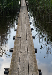 Caminando por el agua.