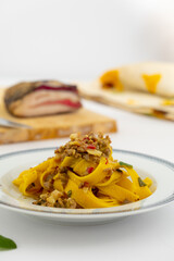 pasta con ragu di agnello e pancetta