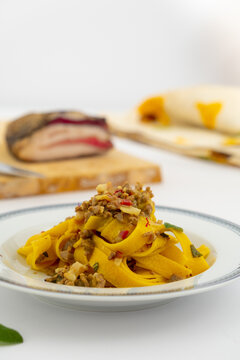 pasta con ragu di agnello e pancetta