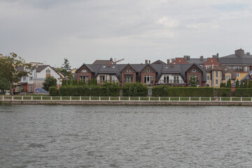 Obraz premium Exterior of a residential building near upper lake, Kaliningrad, Russia.