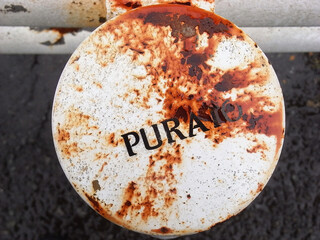 ポールのサビ。Rust on pole