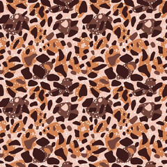 Seamless pattern giraffe isolated on white background. African animals skin. Textile design fashion print of savannah.