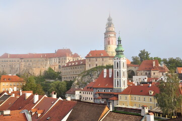 Fototapeta premium 朝もやのチェスキー・クルムロフ