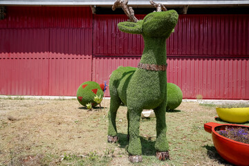 Lindos enfeites de natal 2021 com papai noel e bichos.