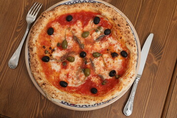 pizza with capers and anchovies