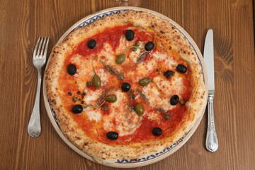 pizza with capers and anchovies